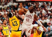 -包含米切尔关键时刻三分绝杀，带领球队逆转击败对手的词条