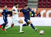 LOL赛事-波鸿队在困难比赛中取得胜利