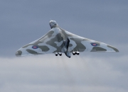 英雄联盟总决赛2025-跨界震撼，硬仗之王塔图姆领军勇士爆冷新疆队，篮坛奇迹再现