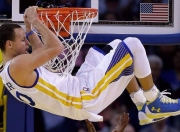 英雄联盟总决赛赛程-魔术师暴走火力全开！拉梅洛统治级输出，太阳狂胜奇才屠城记