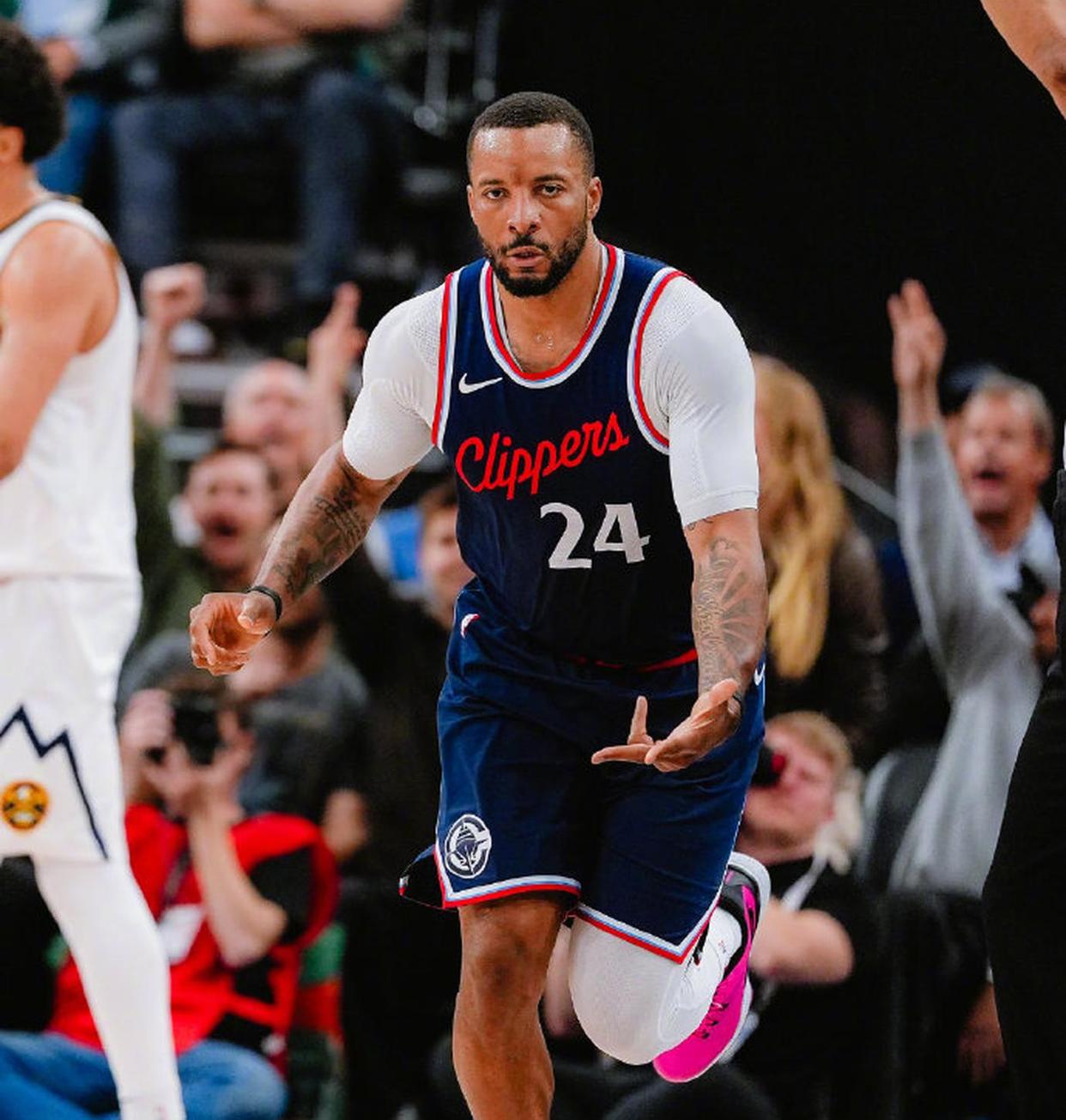 猛龙队员战术精湛，轻取快船夺得总冠军