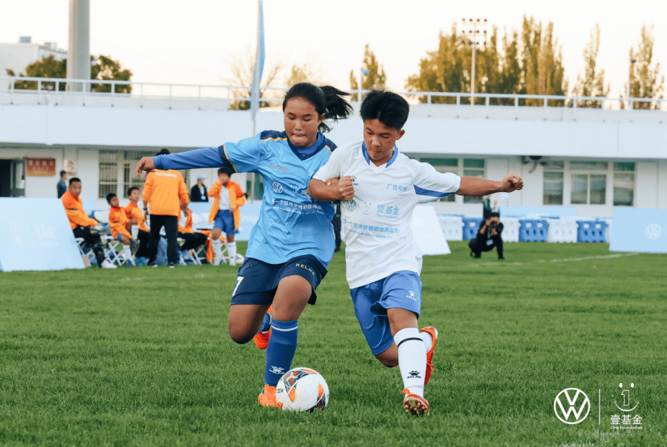 跨国球队携手合作共同追逐国际赛场荣耀的简单介绍