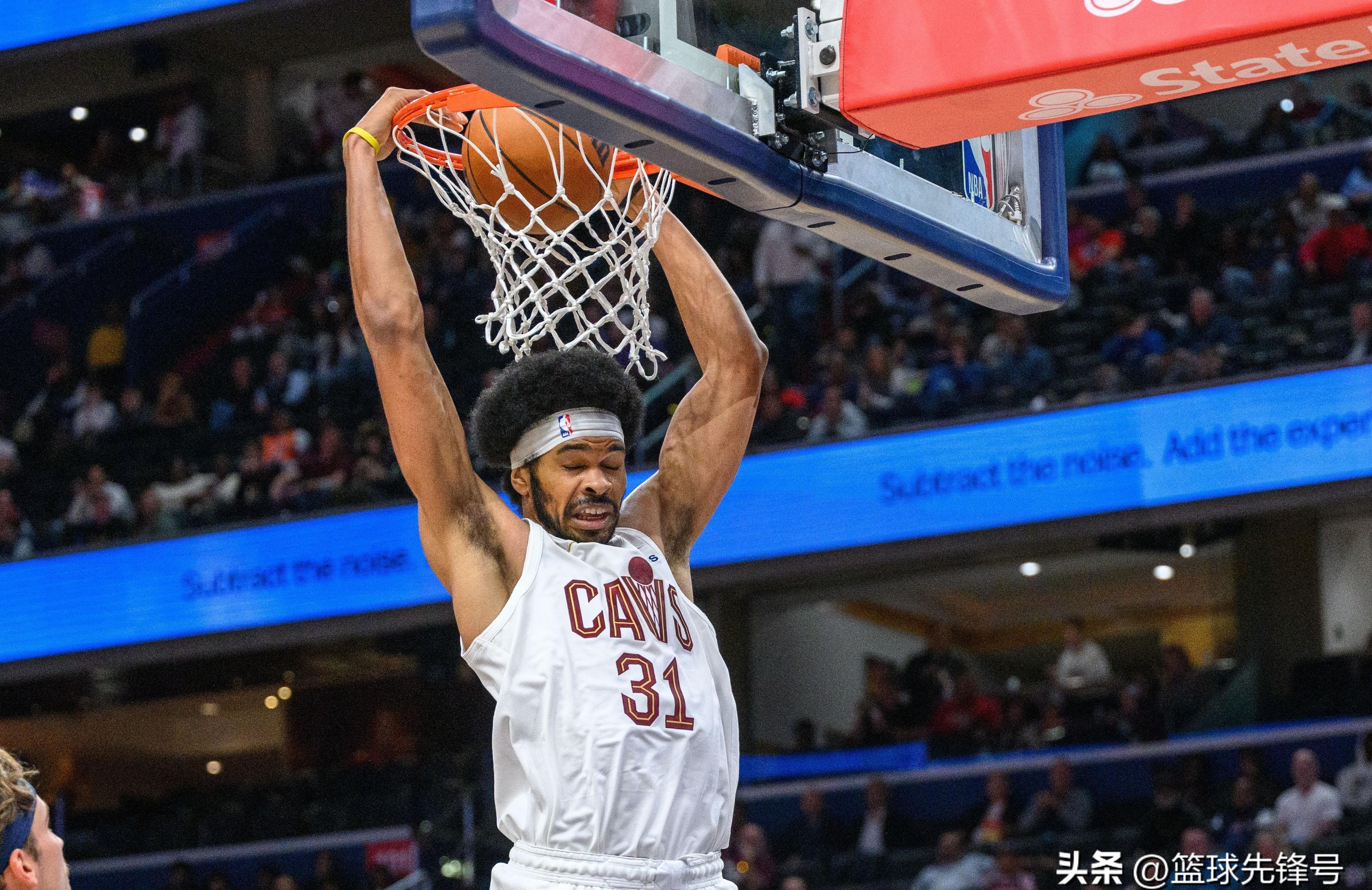 关于血战深夜:NBA激烈对决燃烧全场的信息 关于血战深夜:NBA激烈对决燃烧全场的信息