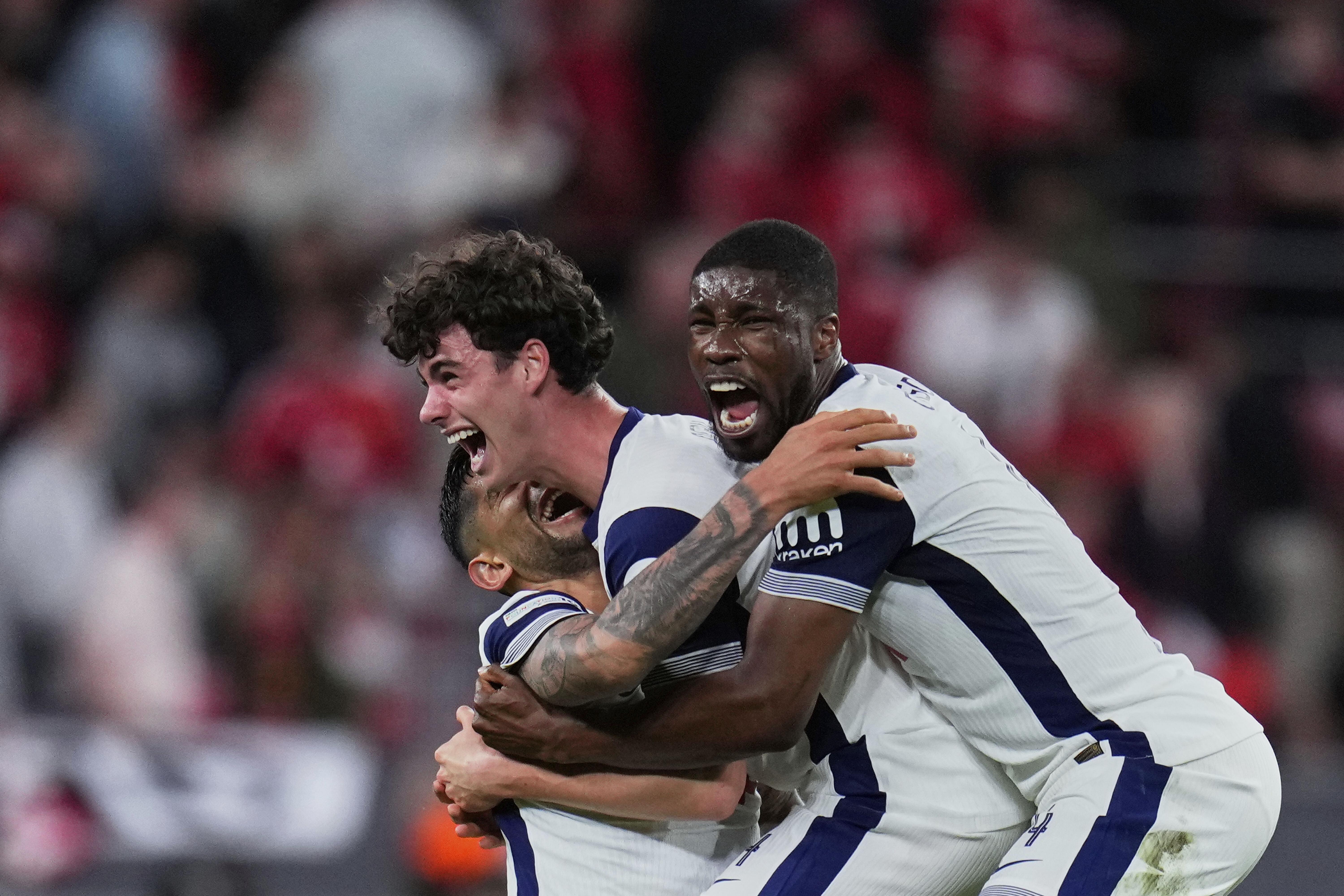 纷争不断,欧洲足球赛场热度不减 纷争不断,欧洲足球赛场热度不减