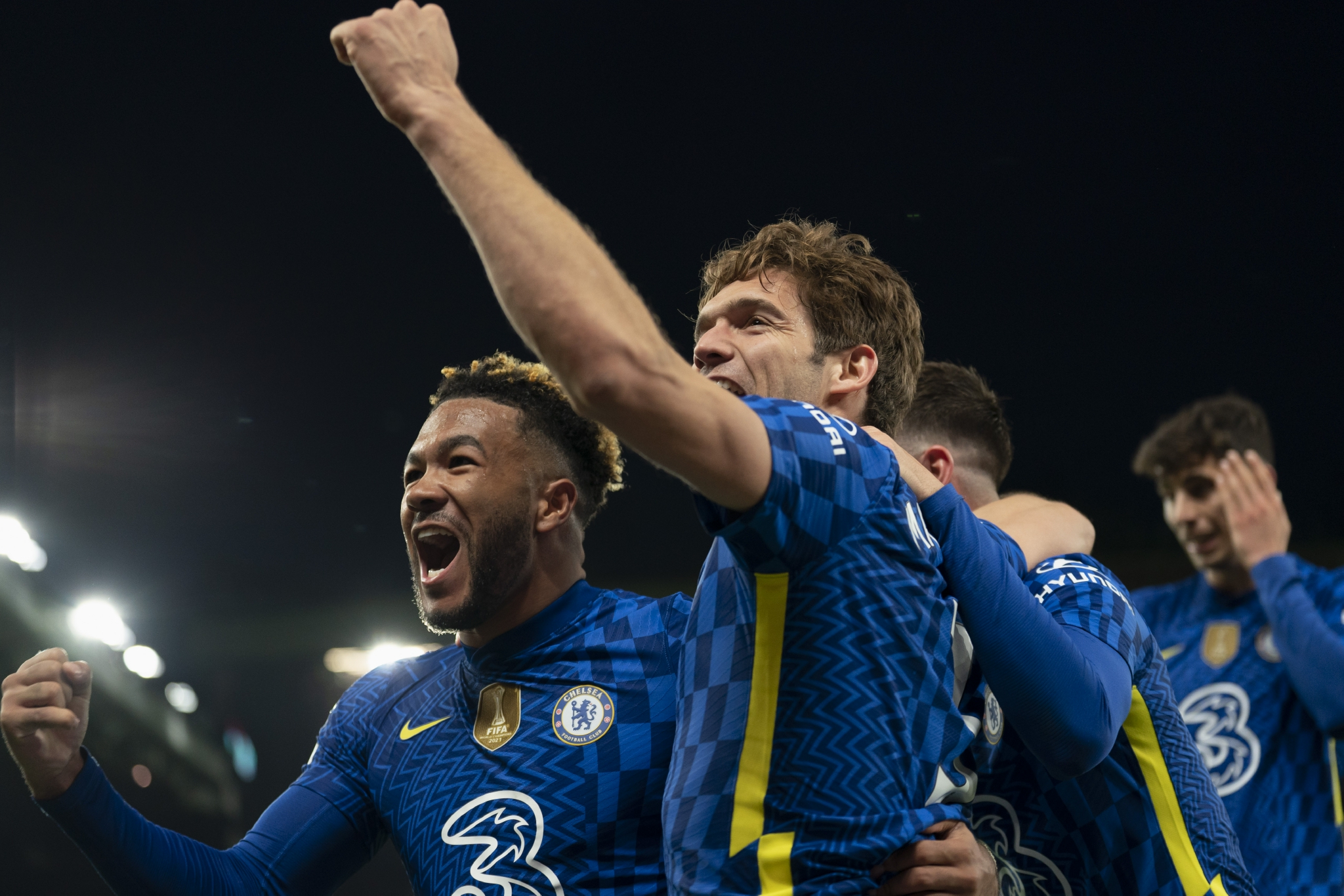 切尔西中场大踢，助球队逆转胜利