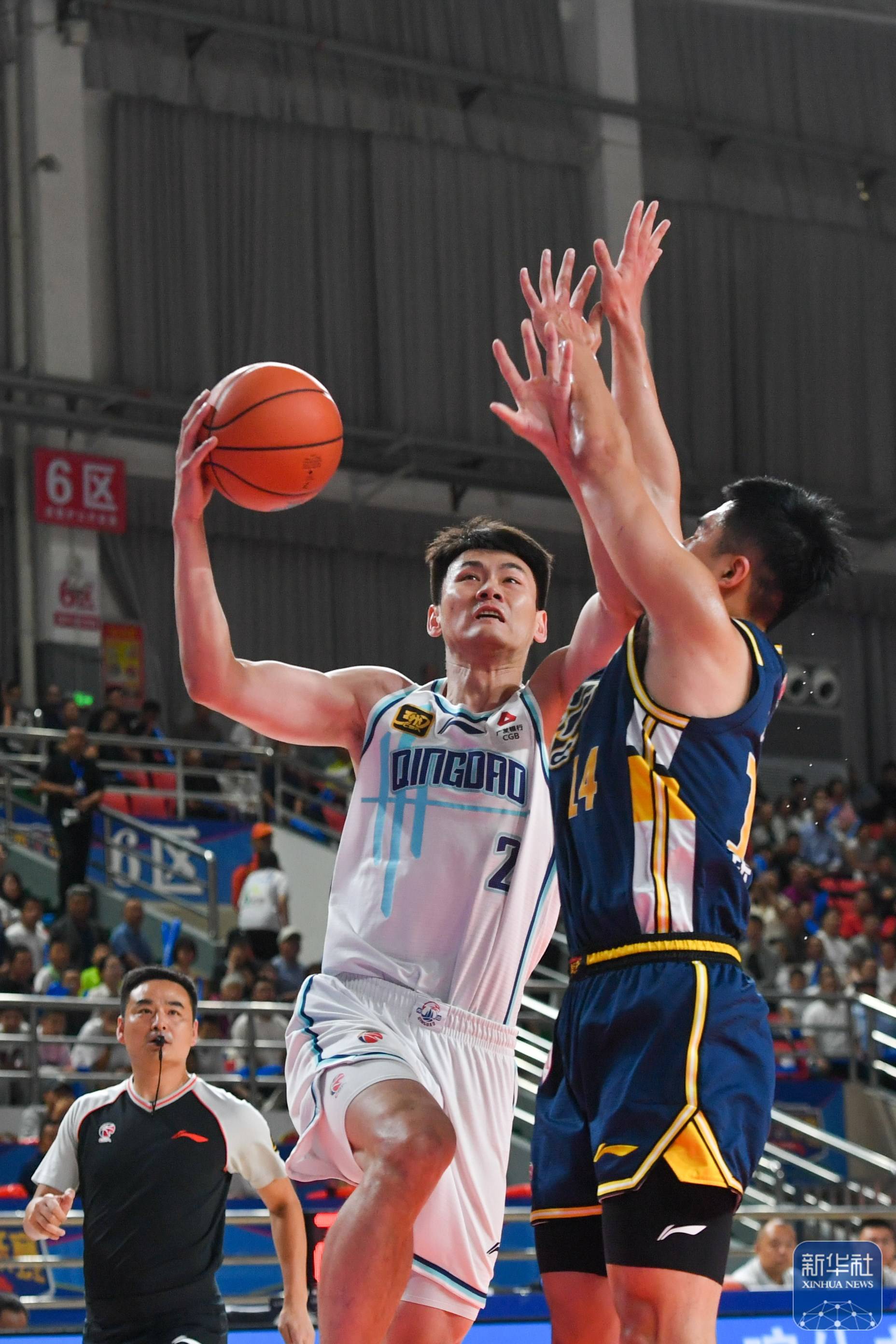 国际顶级篮球赛事中出现的精彩瞬间 国际顶级篮球赛事中出现的精彩瞬间