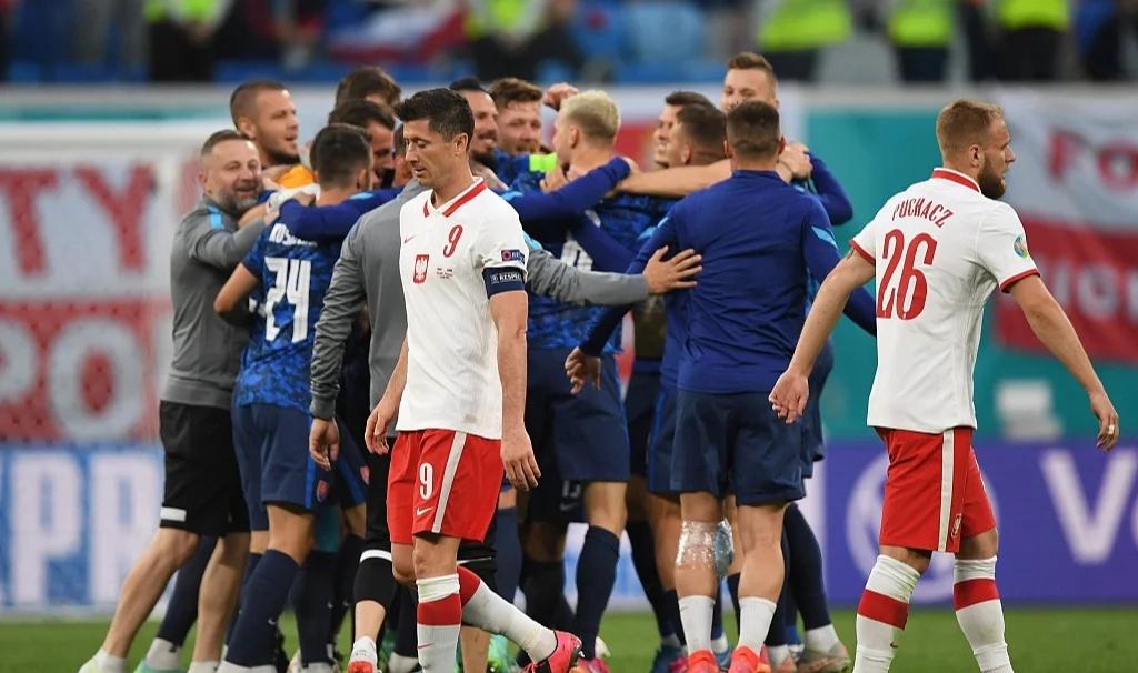 斯洛伐克大胜冰岛，提前晋级欧锦赛