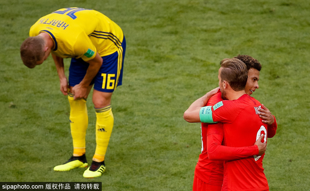 瑞典队翻盘英格兰队,马龙点燃赛场 瑞典队翻盘英格兰队,马龙点燃赛场