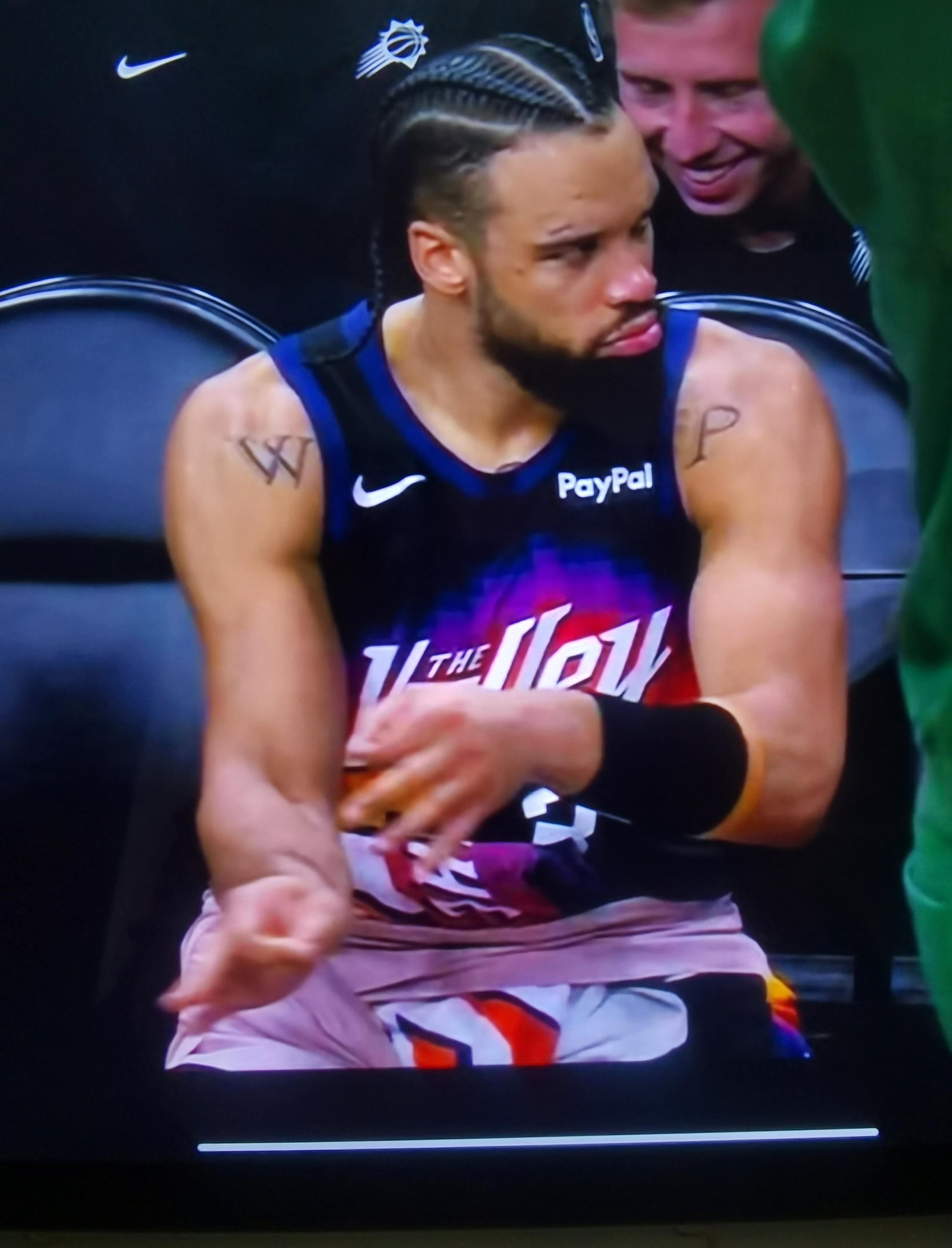 步行者绝杀广东队,布克高光表现 步行者绝杀广东队,布克高光表现